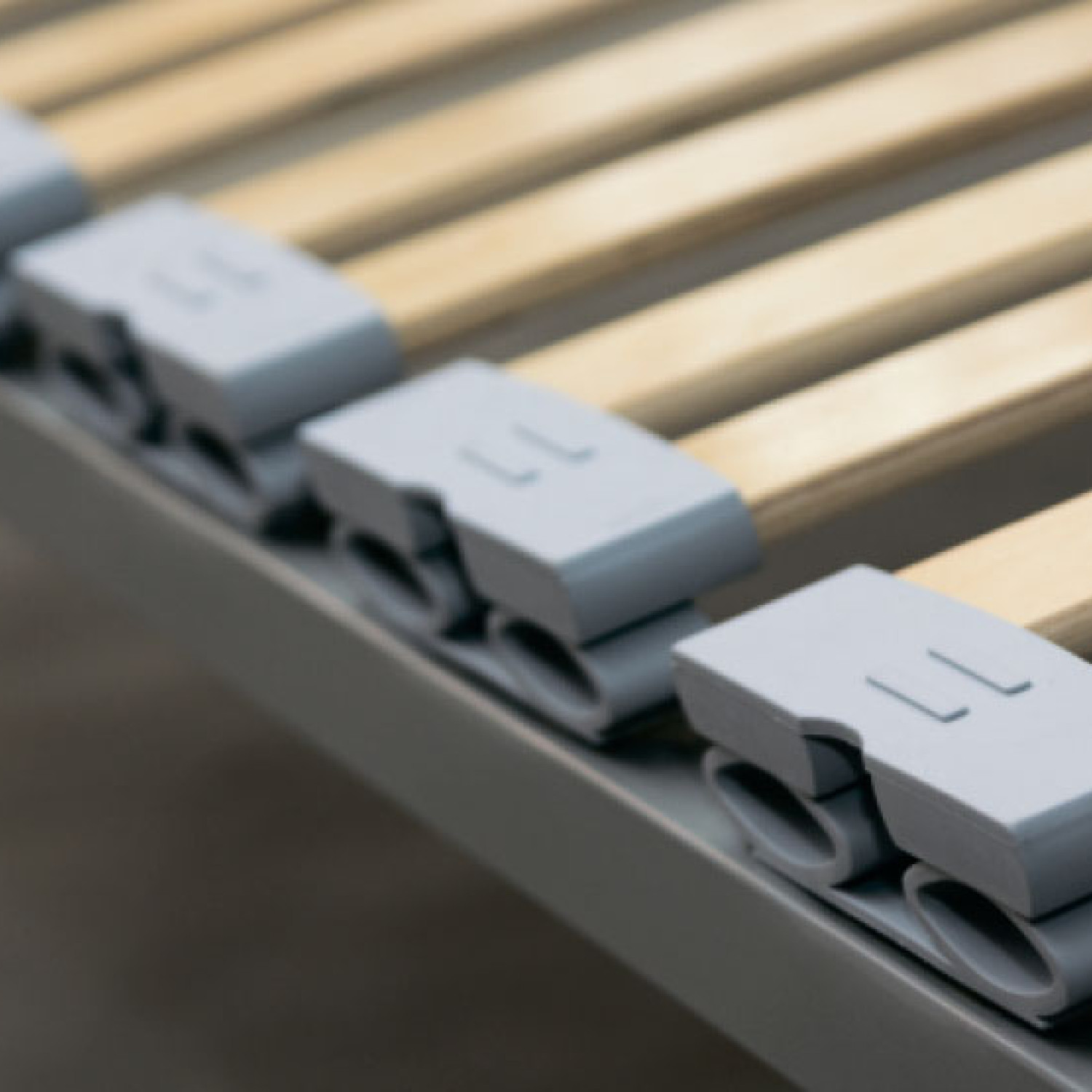  Преміум - звичайні ламелі 53х6 мм, 22 шт.(24 шт), відстань між ламелями 35 мм Накладні або врізні